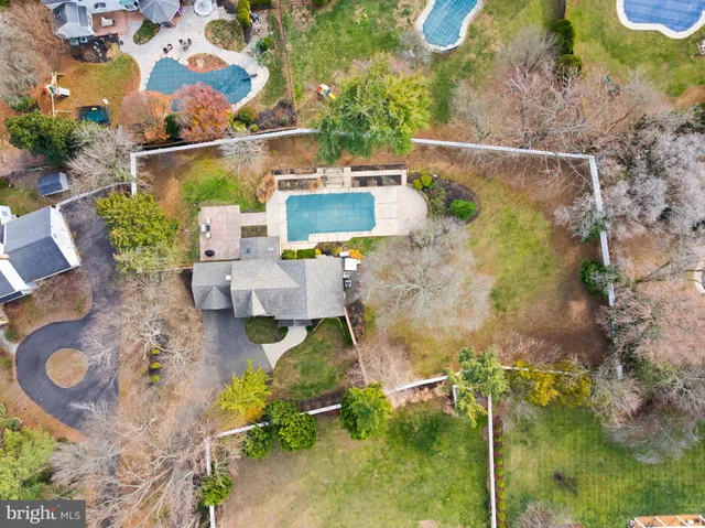 $1,275,000 | 236 Carraige Hill Road, Moorestown, NJ 08057