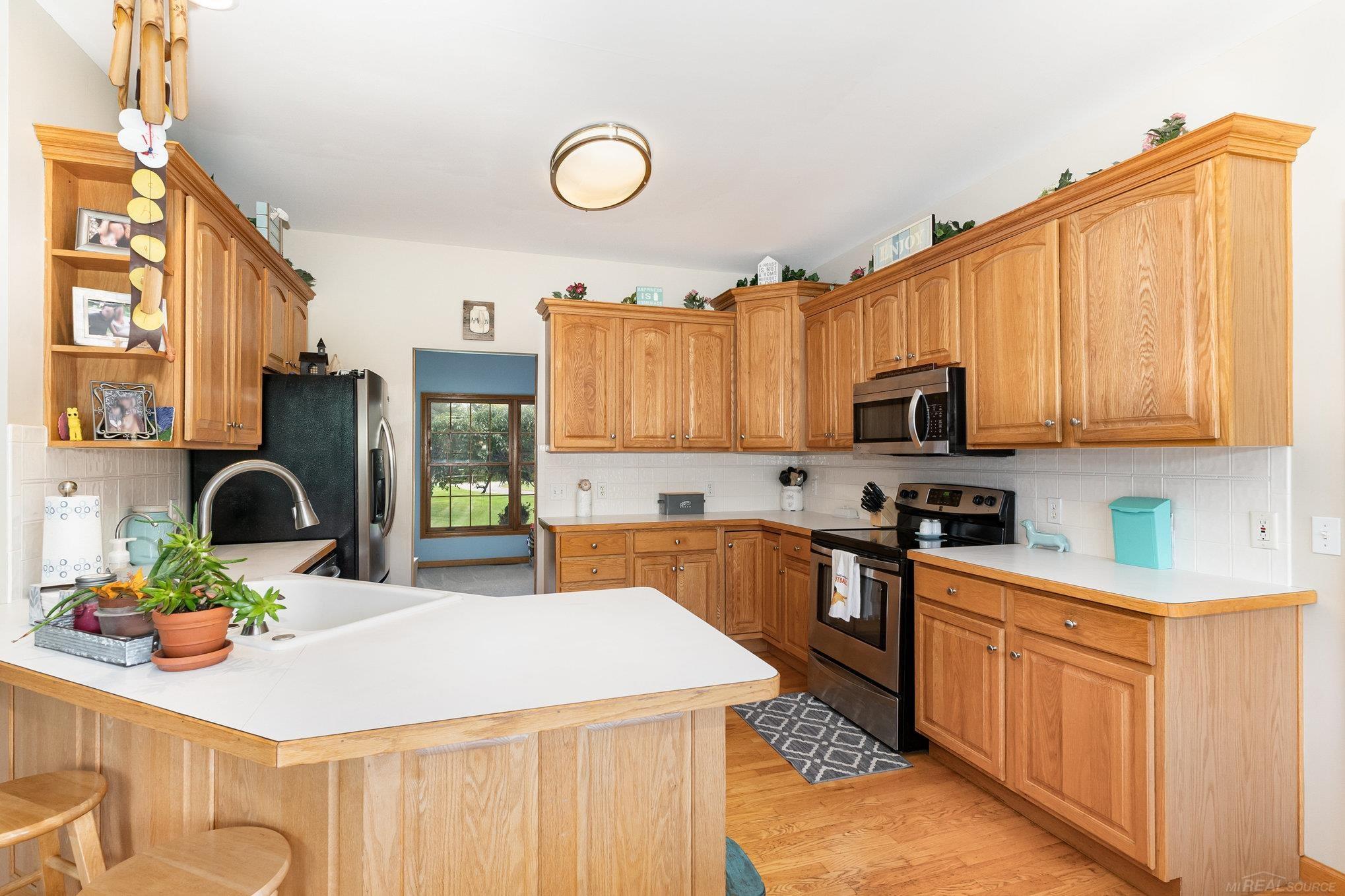 4270 Lone Road Freeland, MI 48623 - Photo 8 of 31