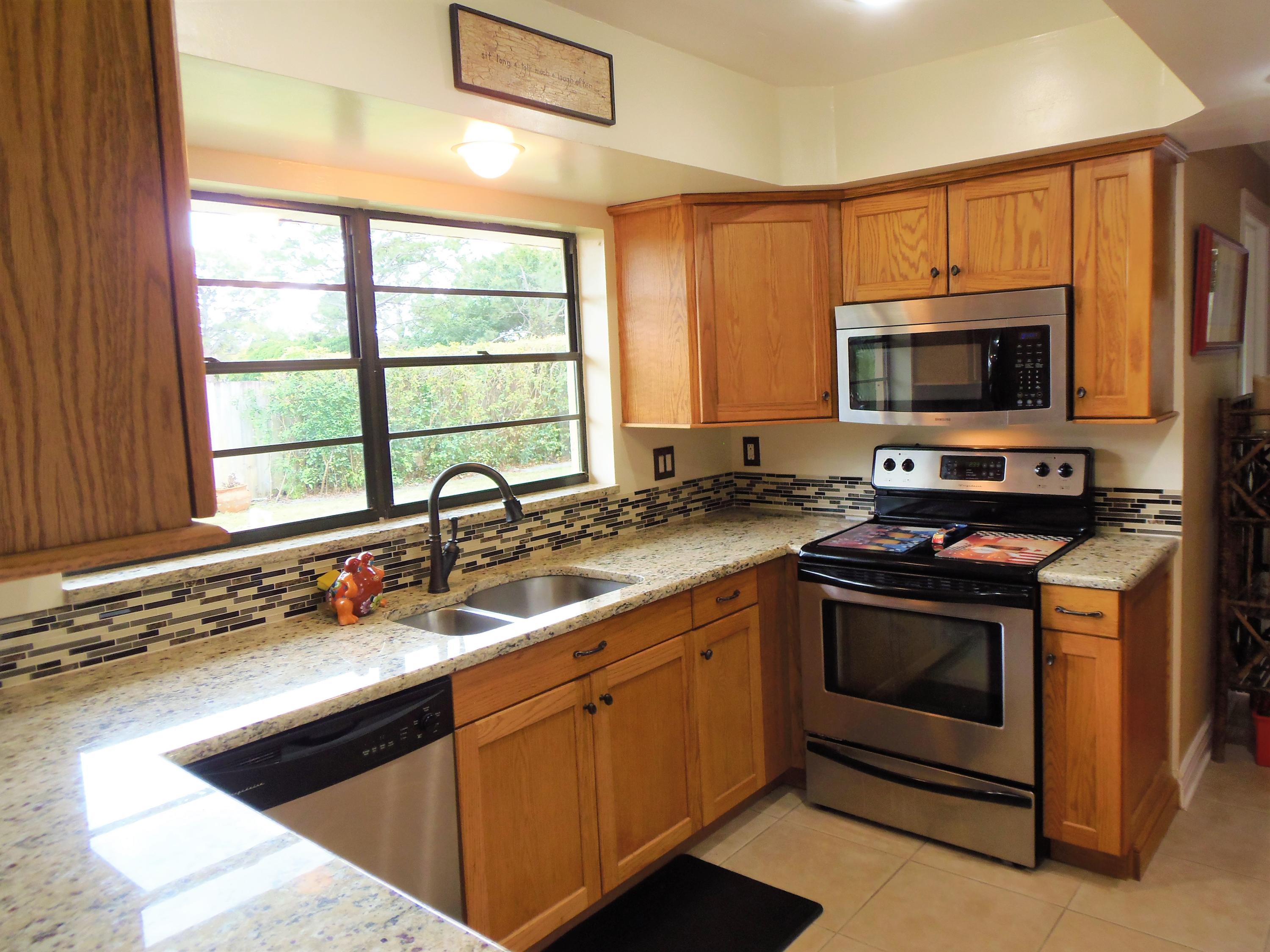 2062 Southeast Elmhurst Road Port St. Lucie, FL 34952 - Photo 18 of 46 Kitchen 3