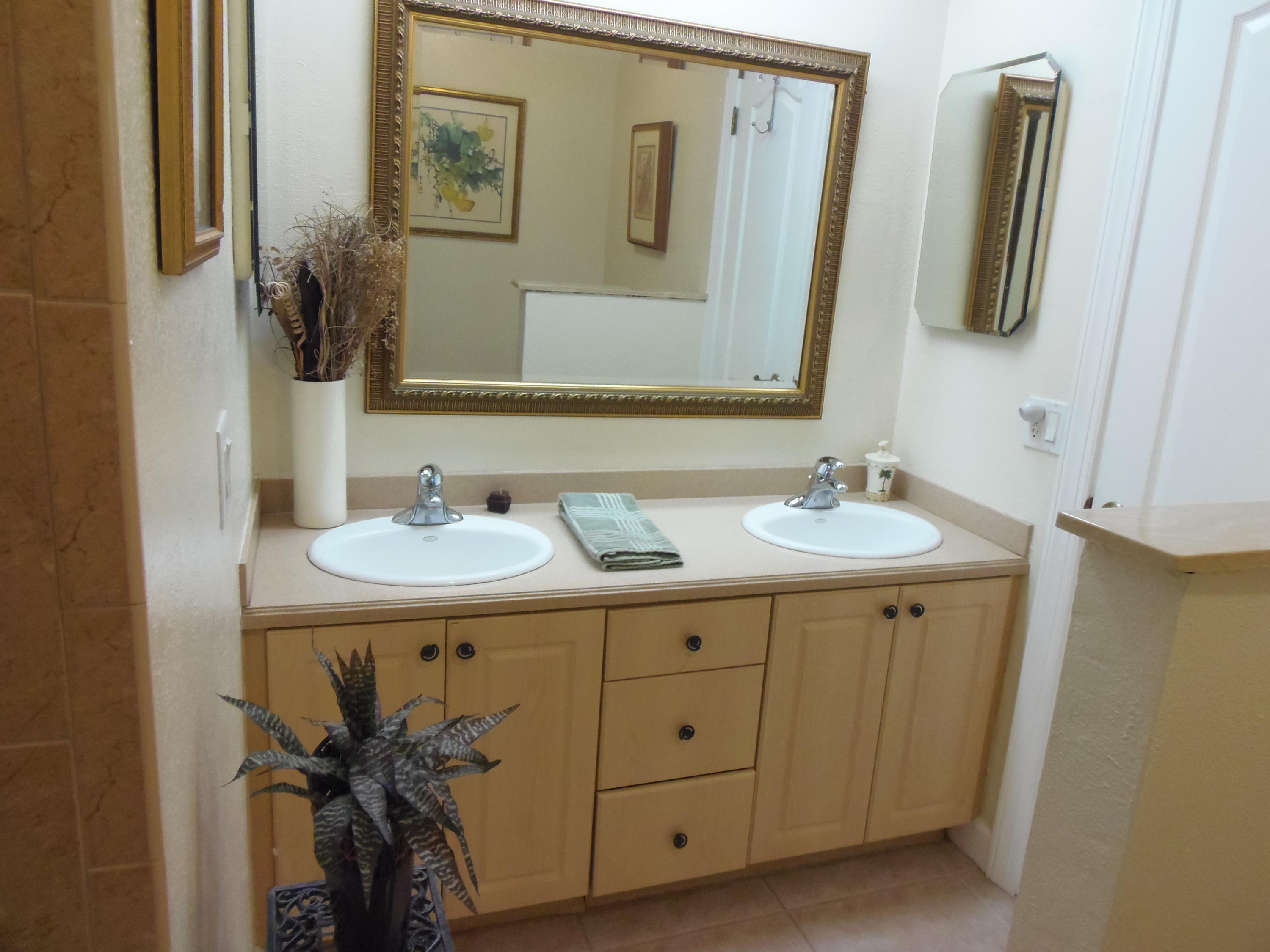 2062 Southeast Elmhurst Road Port St. Lucie, FL 34952 - Photo 31 of 46 Guest Bathroom