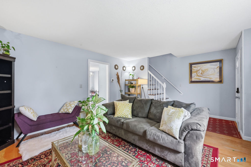 153 Maple Street Manchester, CT 06040 - Photo 8 of 31