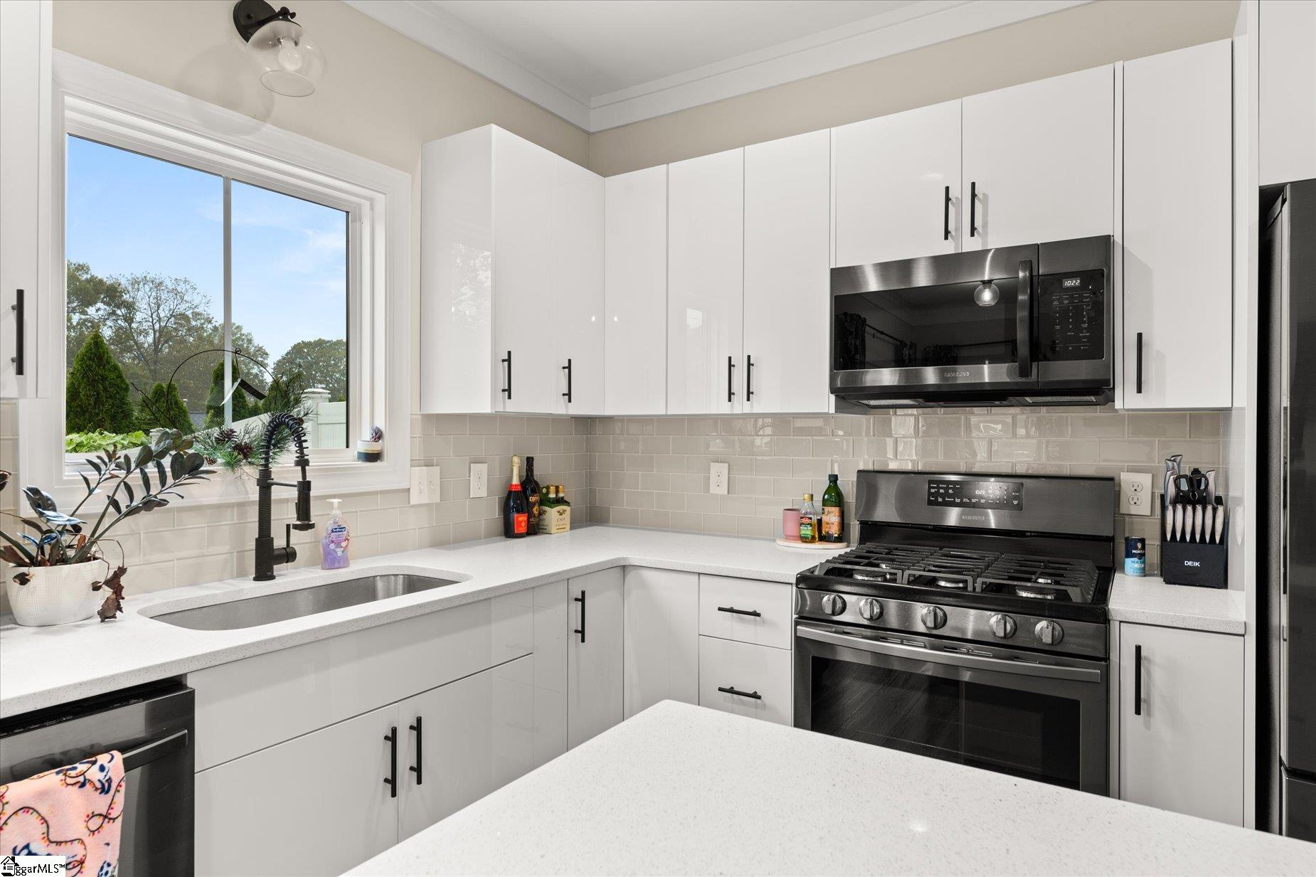 136 Park Avenue Greer, SC 29651 - Photo 10 of 23