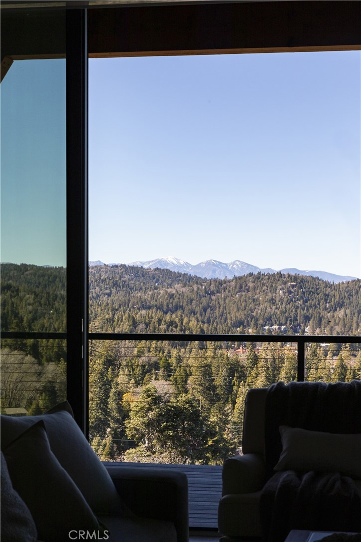 292 Ponderosa Peak Road Lake Arrowhead, CA 92352 - Photo 12 of 48