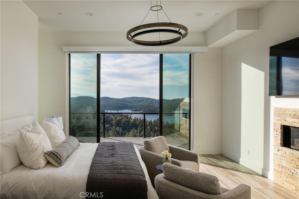 292 Ponderosa Peak Road Lake Arrowhead, CA 92352 - Photo 16 of 48