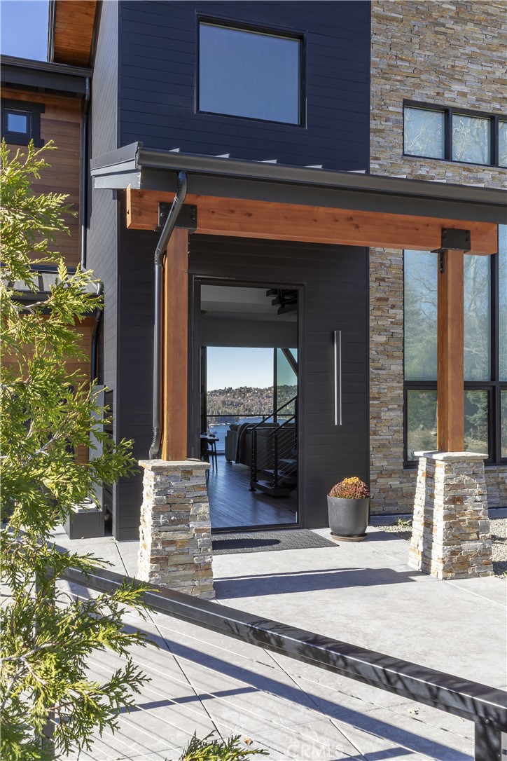 292 Ponderosa Peak Road Lake Arrowhead, CA 92352 - Photo 2 of 48