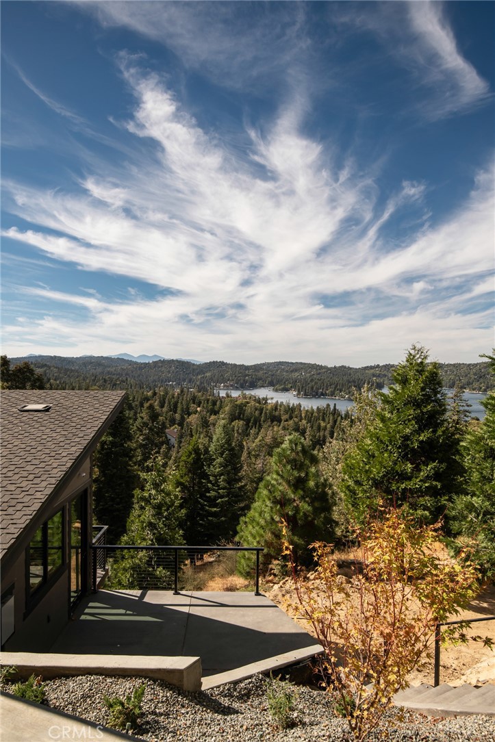 292 Ponderosa Peak Road Lake Arrowhead, CA 92352 - Photo 30 of 48