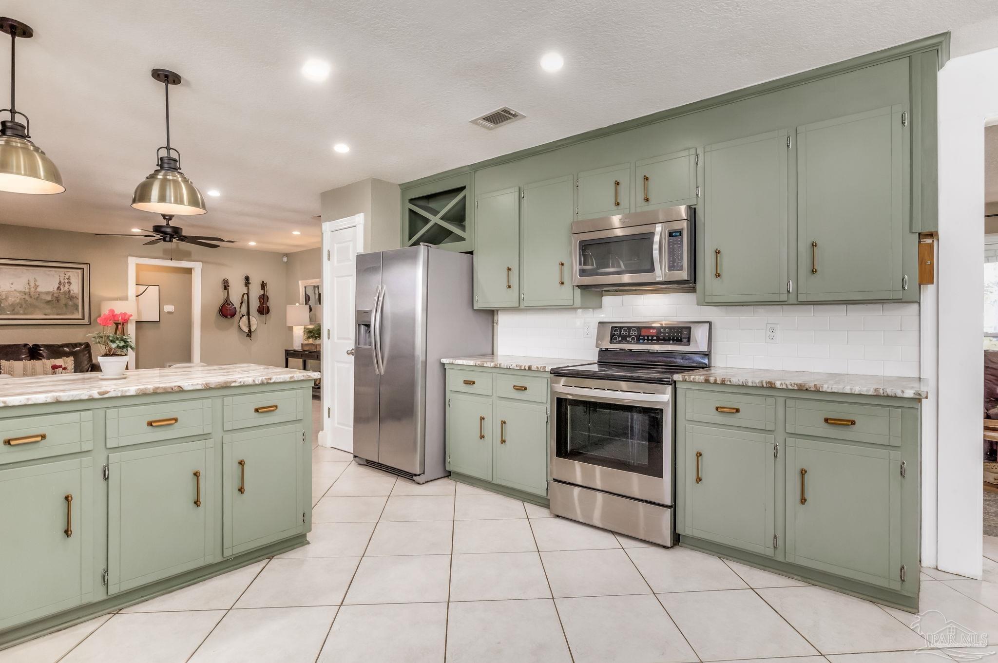 9920 Rebel Road Pensacola, FL 32526 - Photo 3 of 54 Gallery Image 3