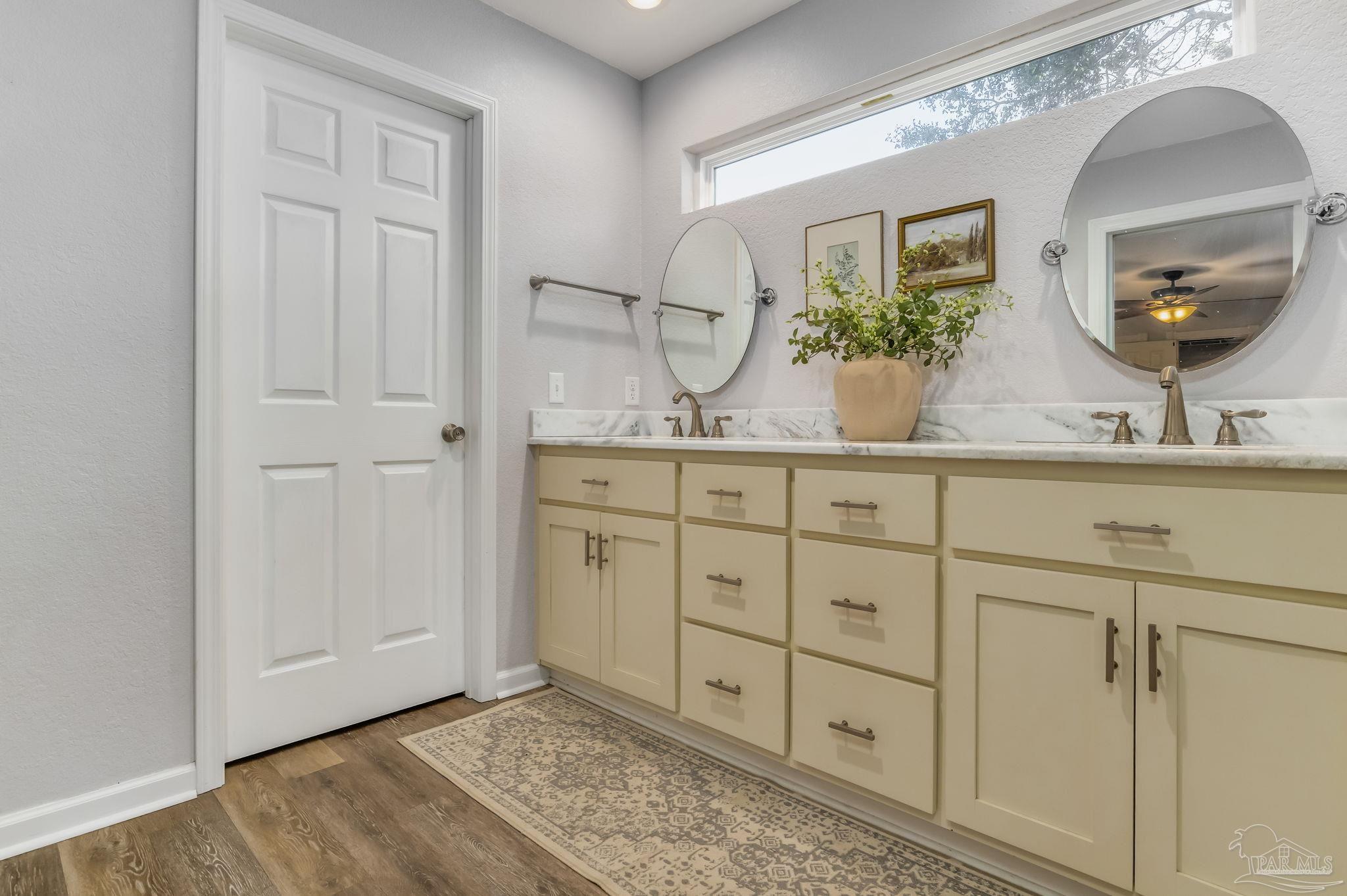 9920 Rebel Road Pensacola, FL 32526 - Photo 9 of 54 Gallery Image 9
