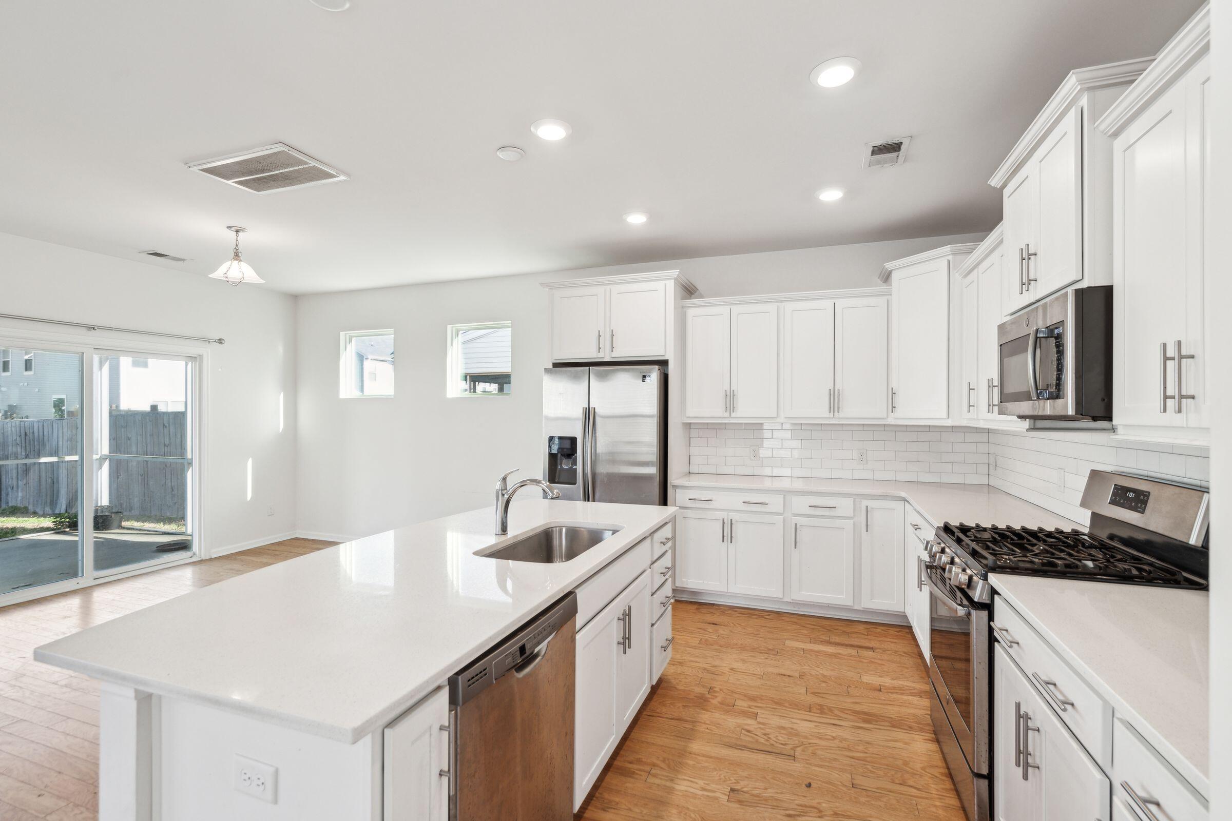 416 Brookgreen Drive Moncks Corner, SC 29461 - Photo 17 of 44 416BrookgreenDr-KeenEyeMarketing-014