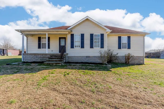 $239,900 | 129 Buck Lane, Lafayette, TN 37083