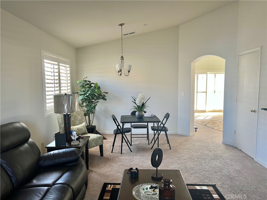 2185 Drake Avenue Merced, CA 95348 - Photo 4 of 34 a living room with furniture