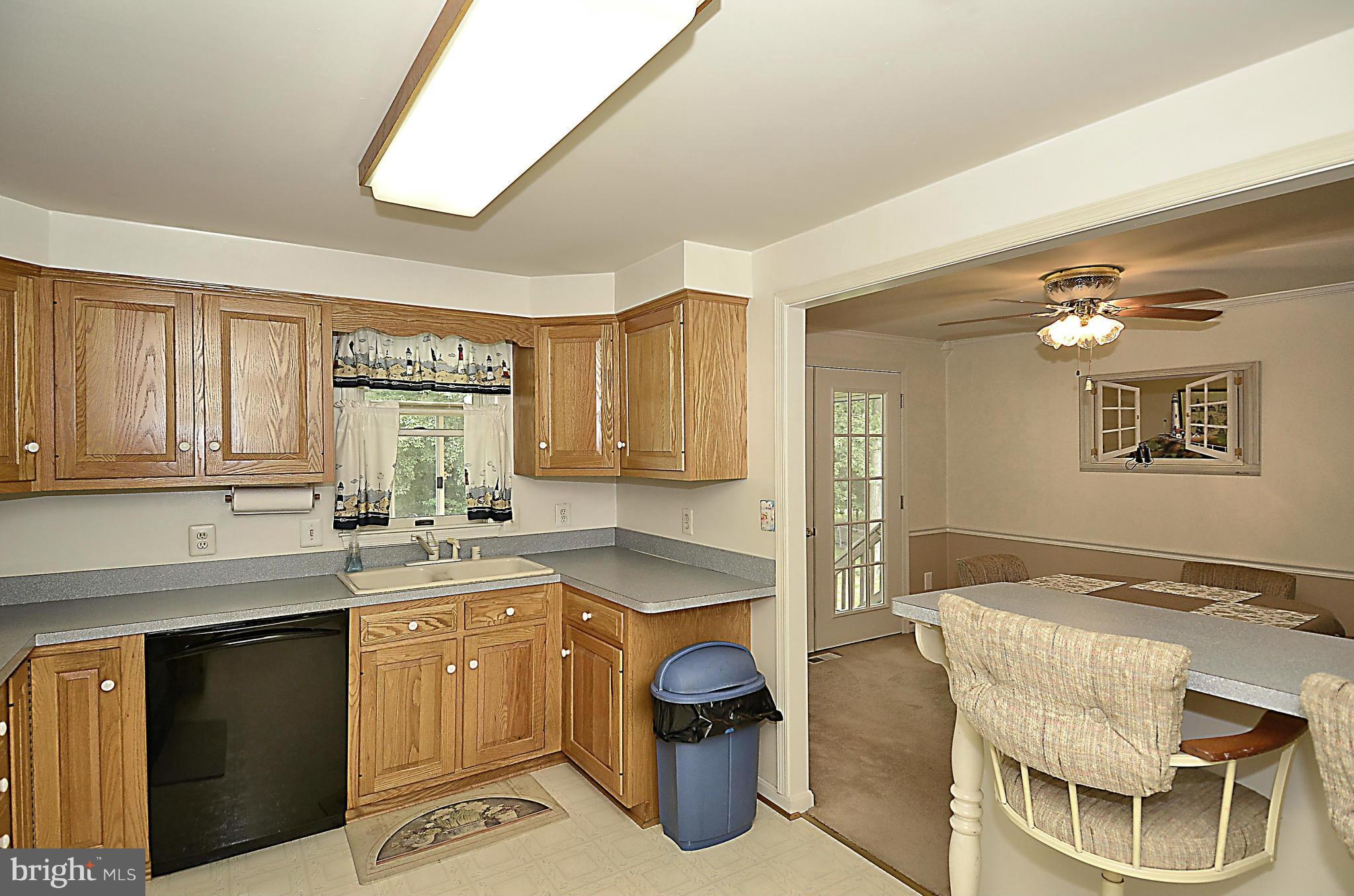9403 Dangerfield Road Clinton, MD 20735 - Photo 11 of 30 Kitchen