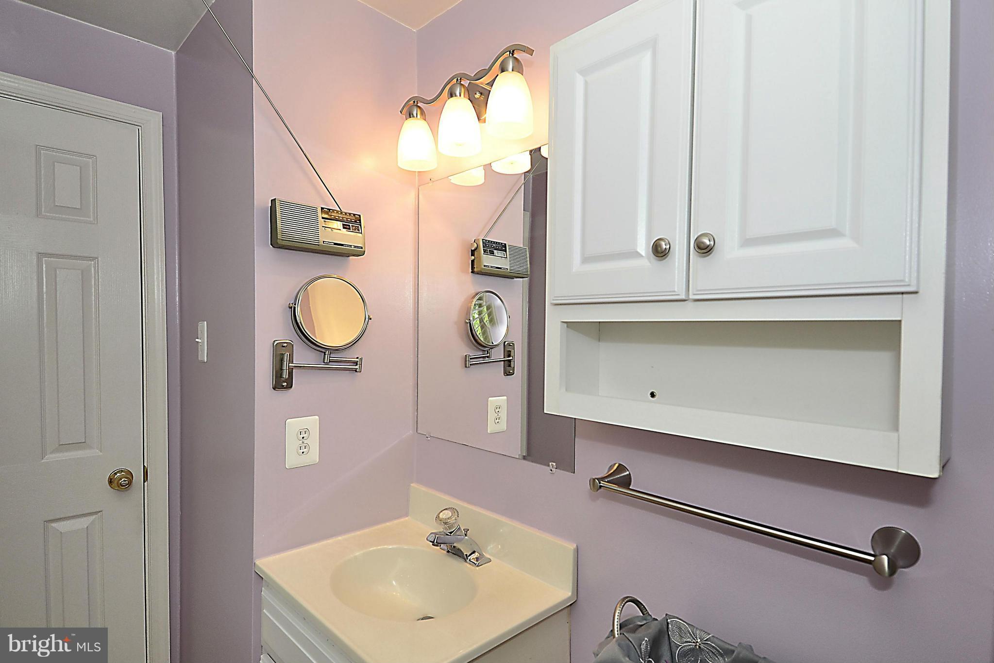 9403 Dangerfield Road Clinton, MD 20735 - Photo 18 of 30 Bath (Master)