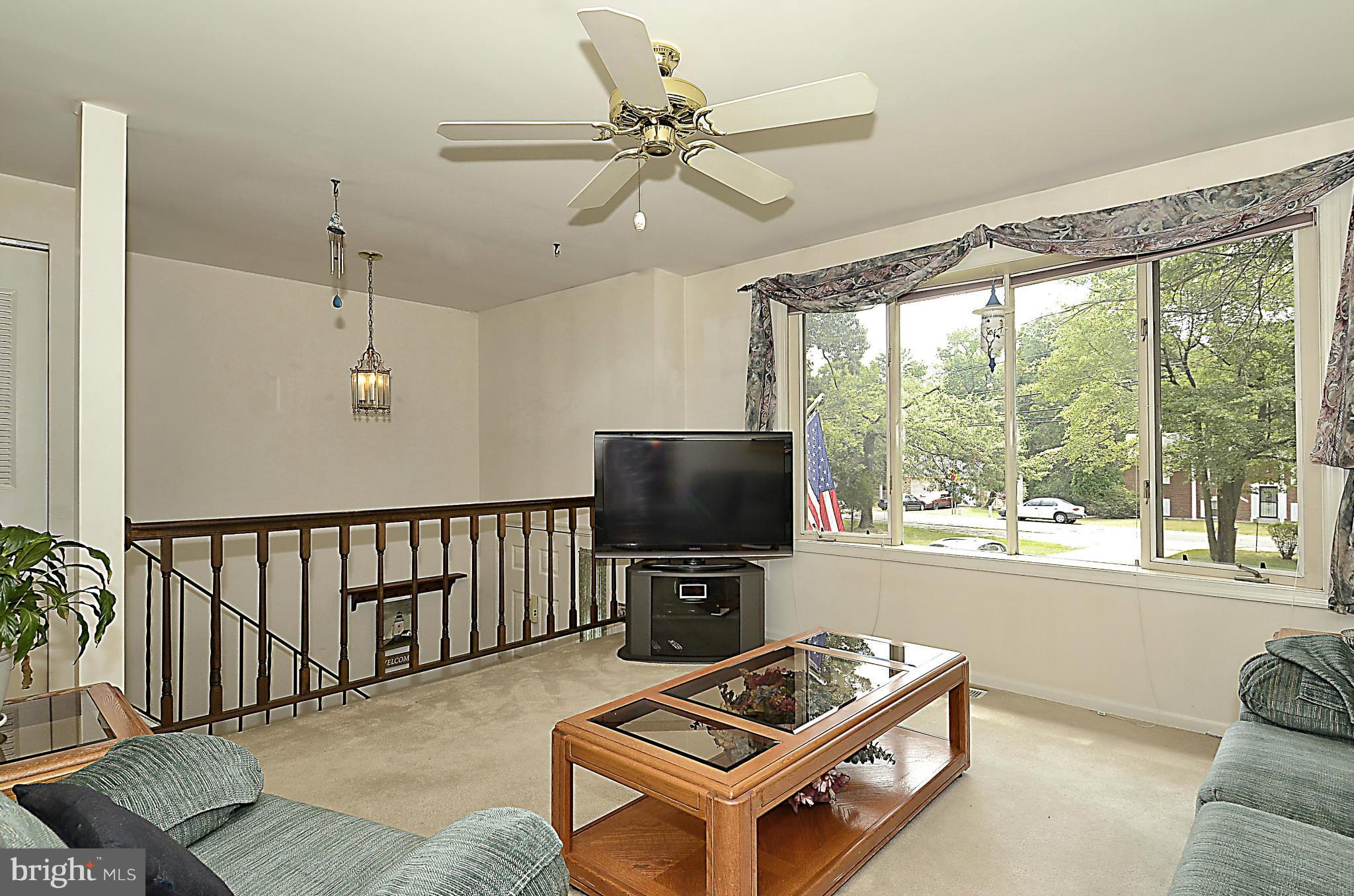 9403 Dangerfield Road Clinton, MD 20735 - Photo 9 of 30 Living Room