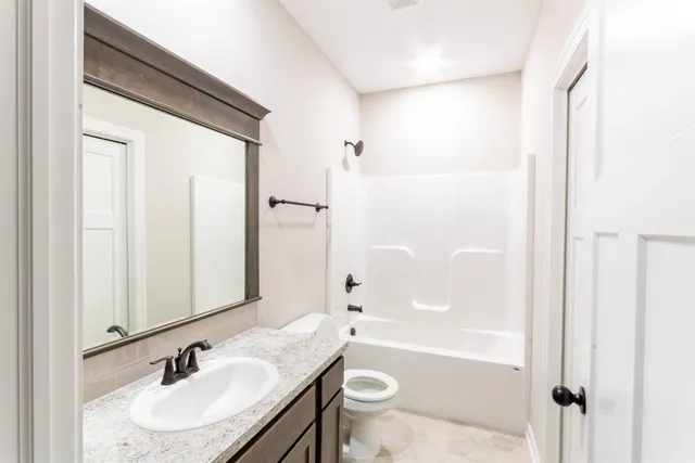 $220,500 | 896 North Cloverleaf Street, Goddard, KS 67052