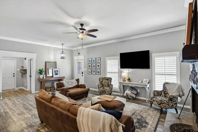 $444,500 | 128 Colorado Street, Van, TX 75790