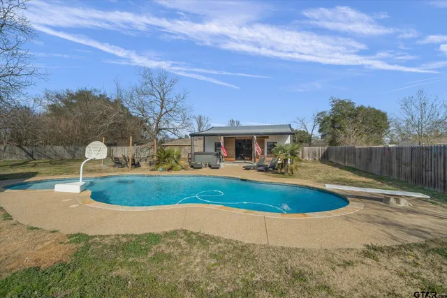 $444,500 | 128 Colorado Street, Van, TX 75790
