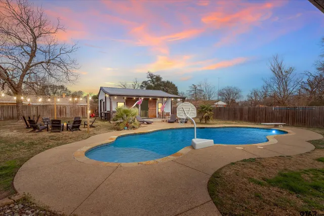 $444,500 | 128 Colorado Street, Van, TX 75790