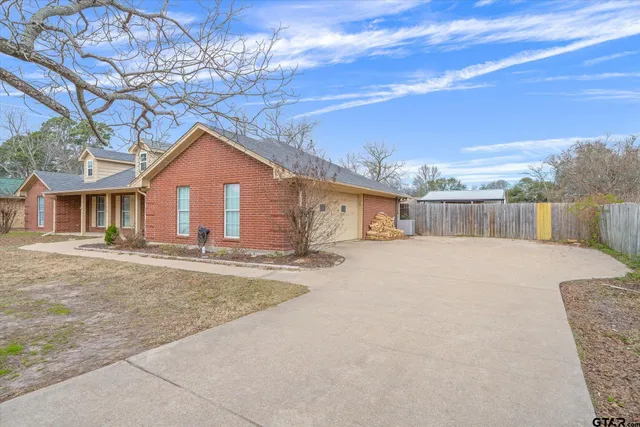 $444,500 | 128 Colorado Street, Van, TX 75790