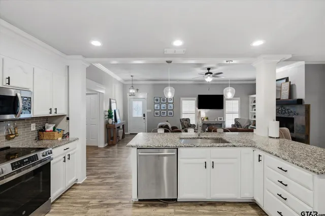 $444,500 | 128 Colorado Street, Van, TX 75790