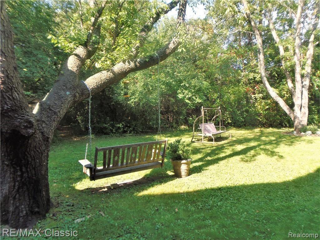2049 Duck Lake Road North, Unit 5 Highland, MI 48356 - Photo 12 of 15
