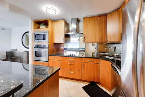 $559,000 | 155 North Harbor Drive, Unit 3910, Chicago, IL 60601
