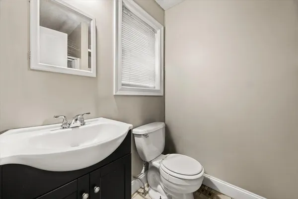 $525,000 | 1576 North Main Street, Fall River, MA 02720