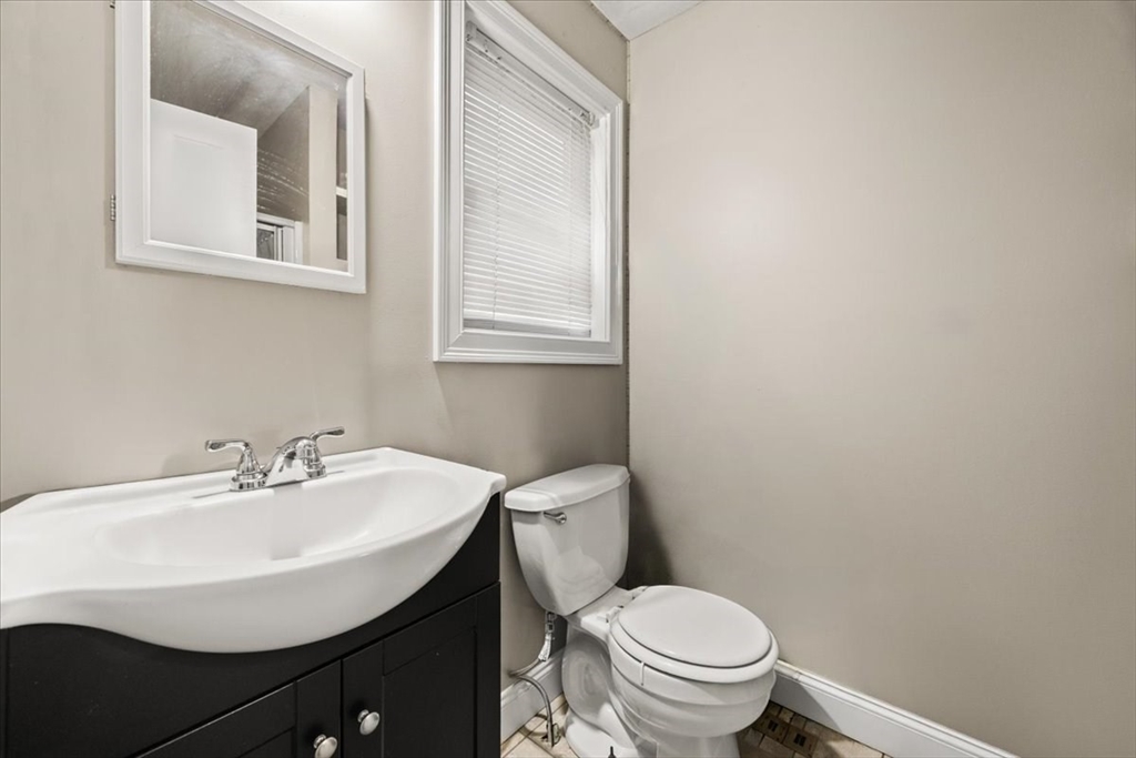 1576 North Main Street Fall River, MA 02720 - Photo 10 of 19