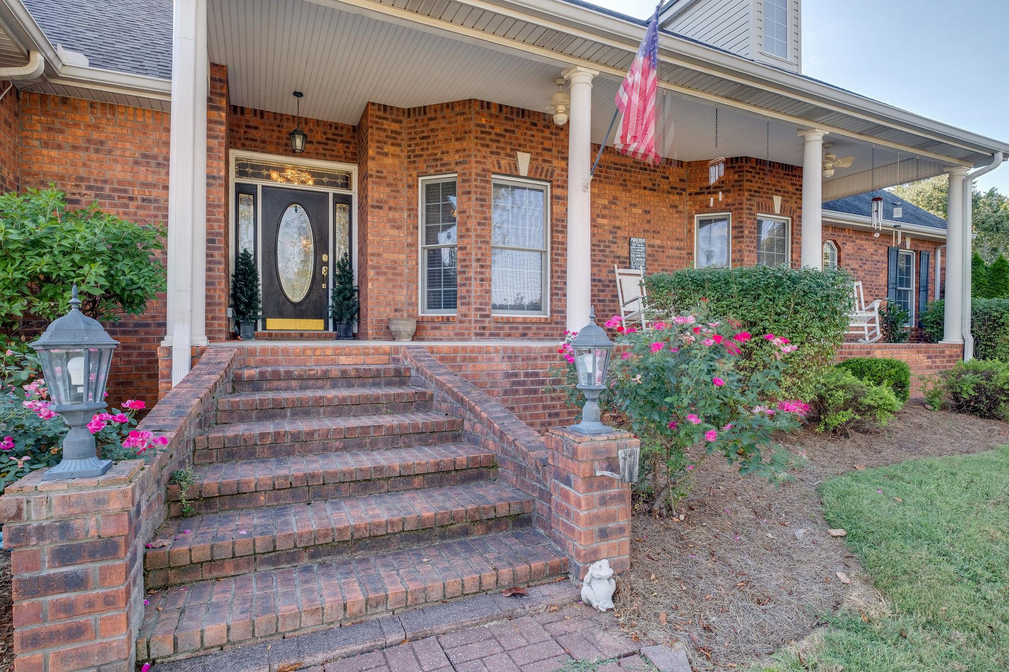 2700 Lone Oak Road Mount Juliet, TN 37122 - Photo 3 of 30 a front view of a house with entryway