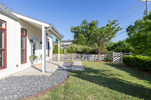 $550,000 | 1811 A 3rd Avenue North, Nashville, TN 37208