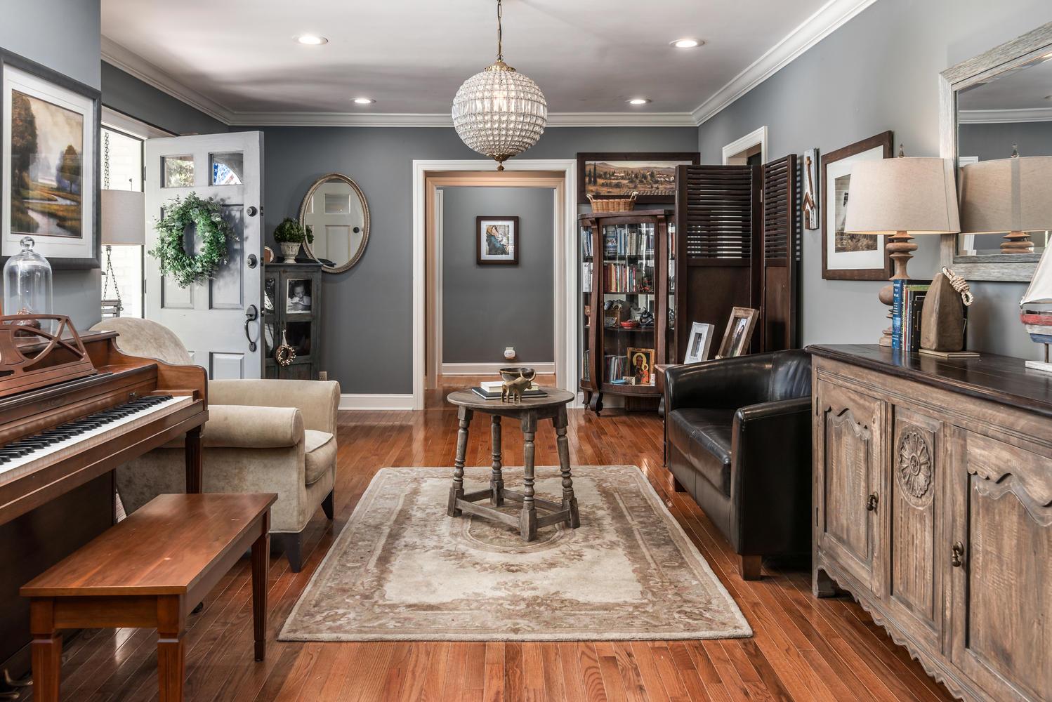 401 Page Road Nashville, TN 37205 - Photo 11 of 30 Spacious formal living room is a great place to read and relax or host guests.