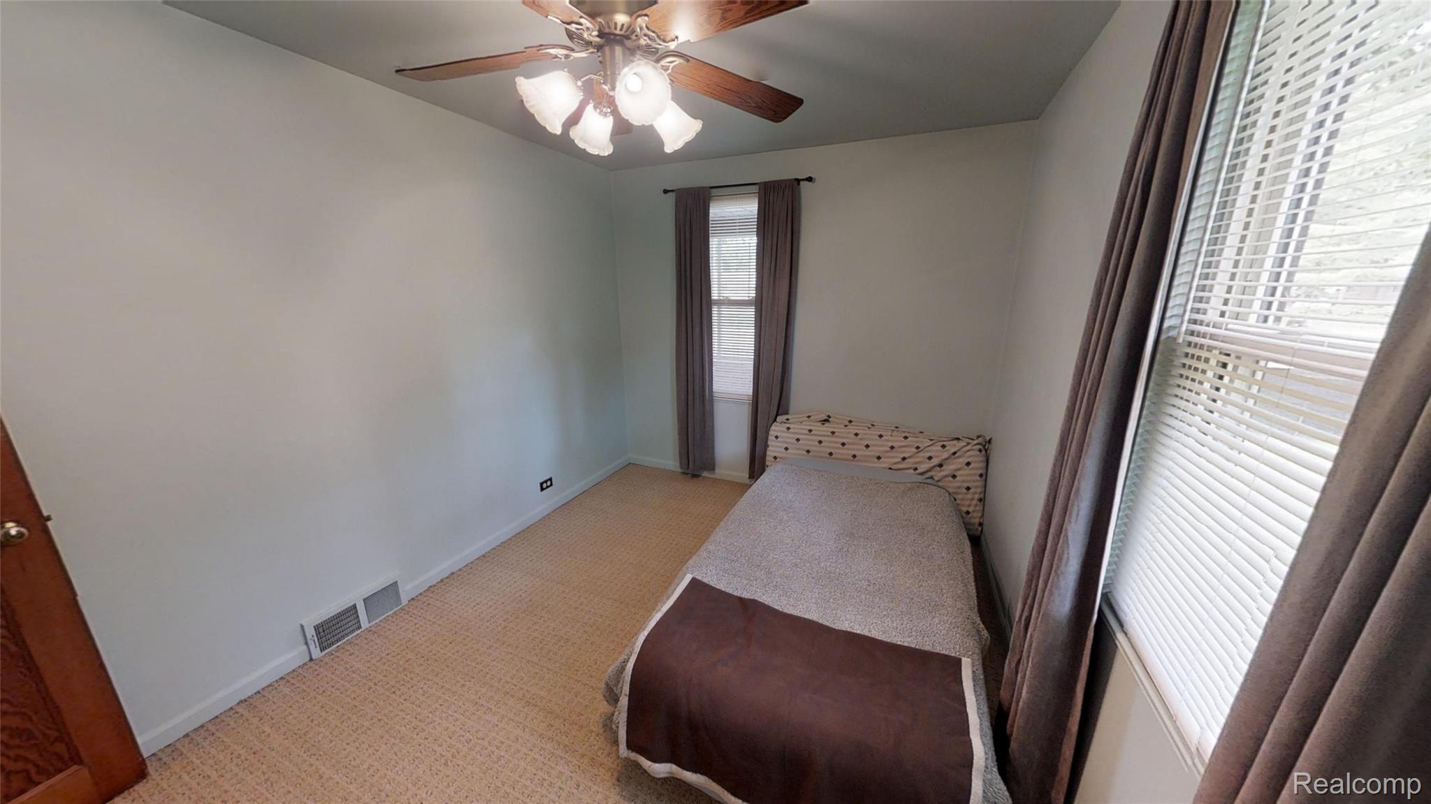 21706 Inkster Road Southfield, MI 48033 - Photo 14 of 34 Inkster-Rd-09172019_205536.jpg