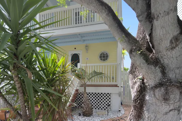 $695,000 | 18 Golf Club Drive, Key West, FL 33040