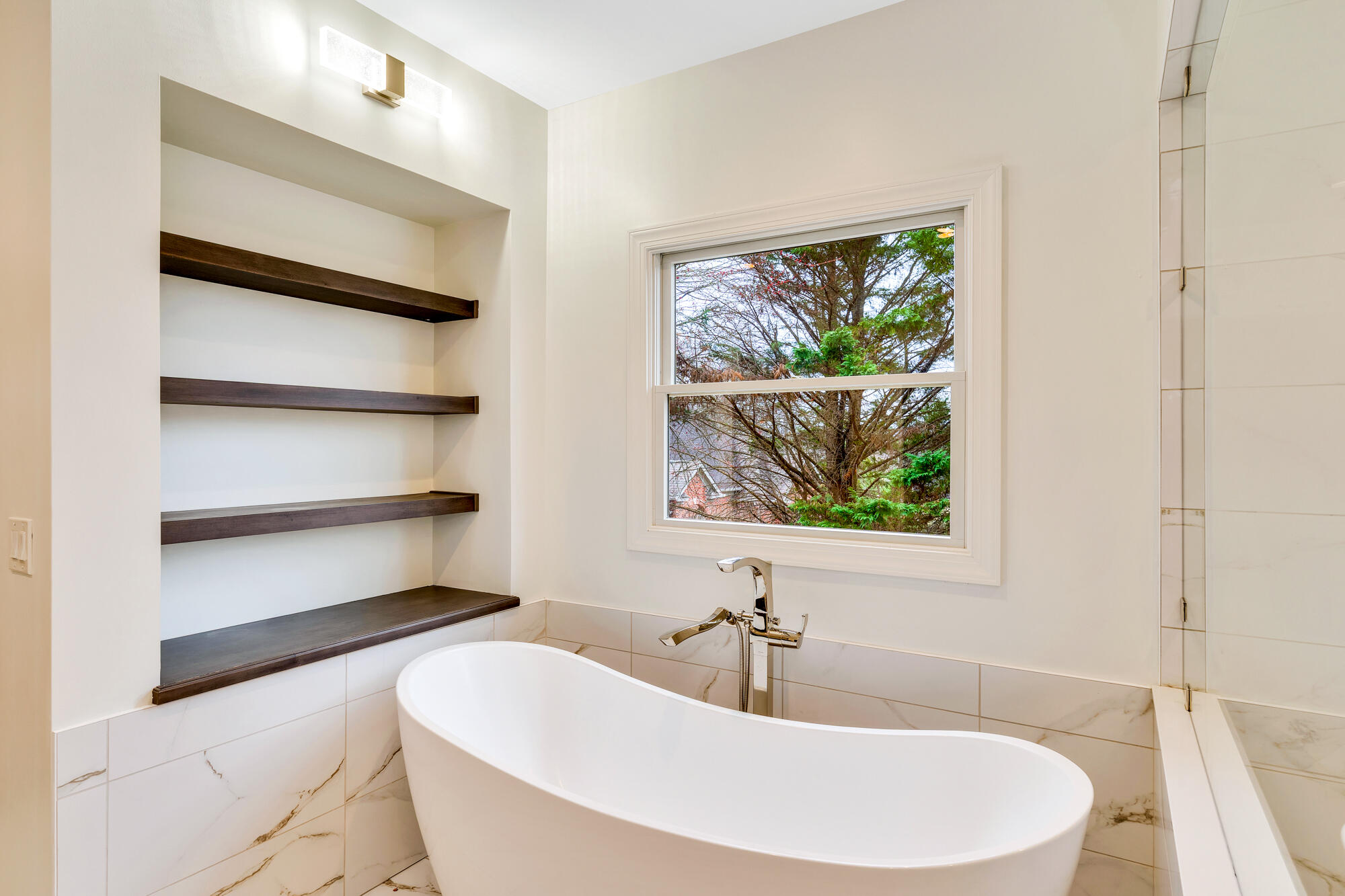 9928 Frost Ridge Drive Ooltewah, TN 37363 - Photo 26 of 82 Primary Bathroom