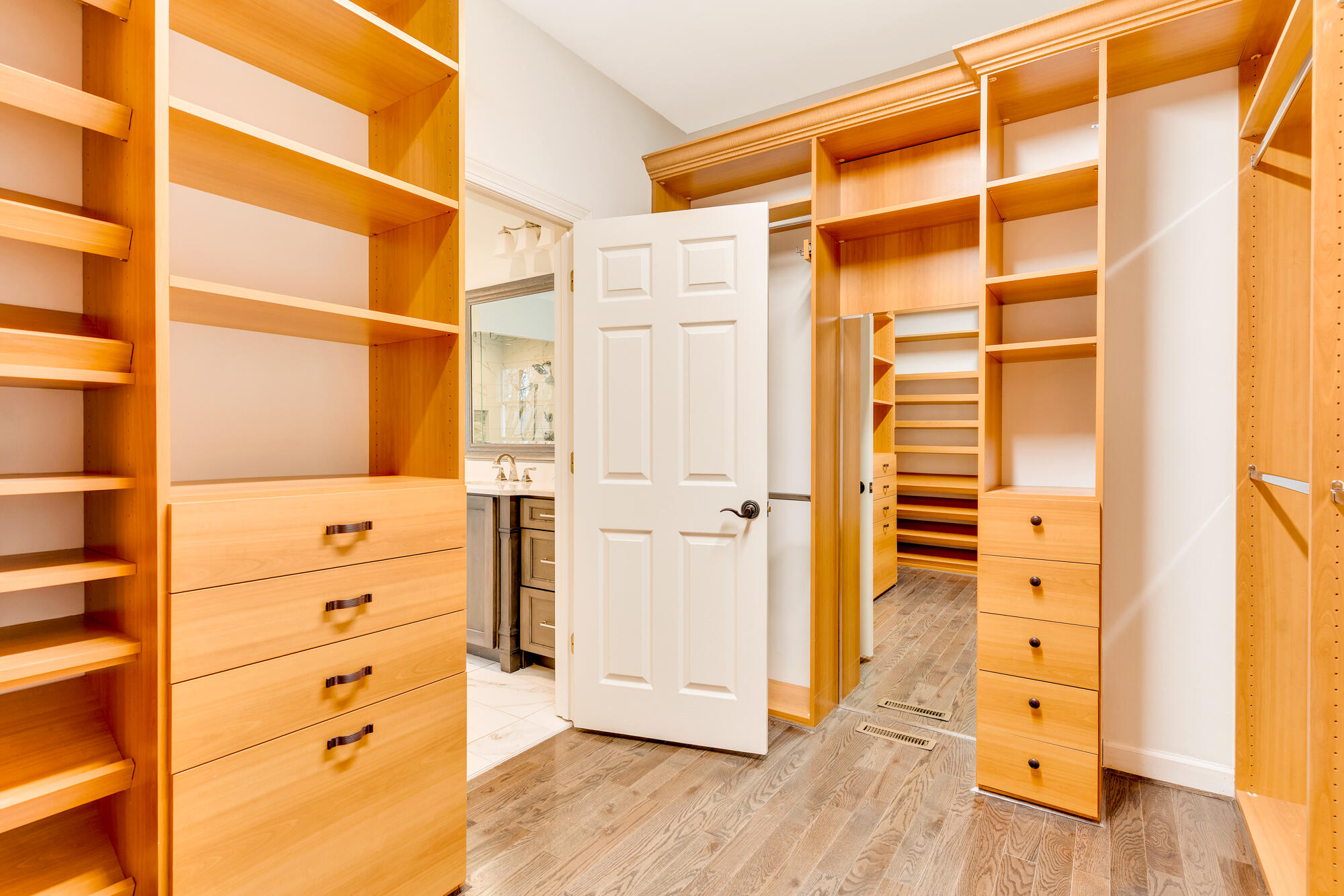 9928 Frost Ridge Drive Ooltewah, TN 37363 - Photo 28 of 82 Primary Closet