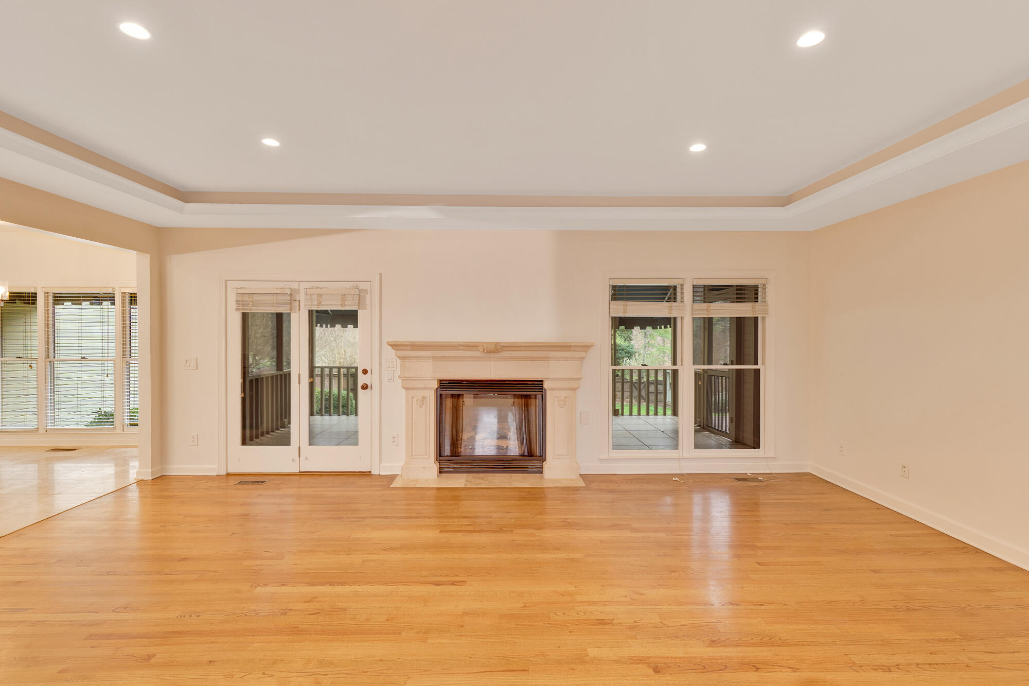 9928 Frost Ridge Drive Ooltewah, TN 37363 - Photo 8 of 82 Living Room