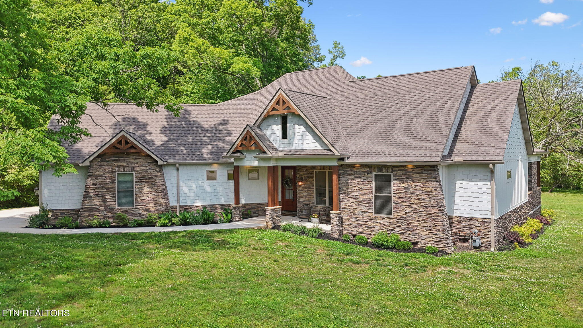 79-web-or-mls-650 Enclave Pointe - (79)
