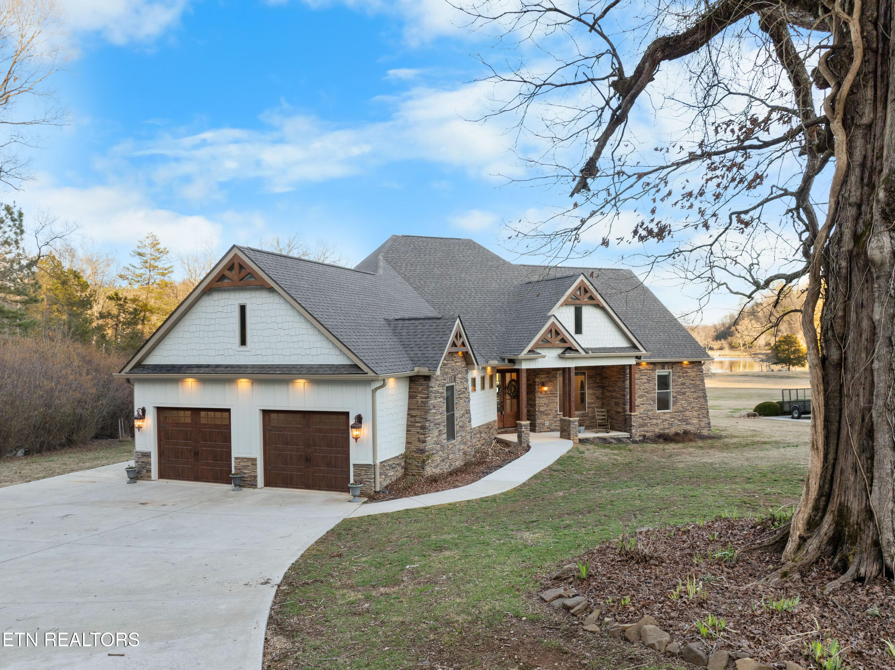 650 Enclave Point Kingston, TN 37763 - Photo 48 of 52 garage side