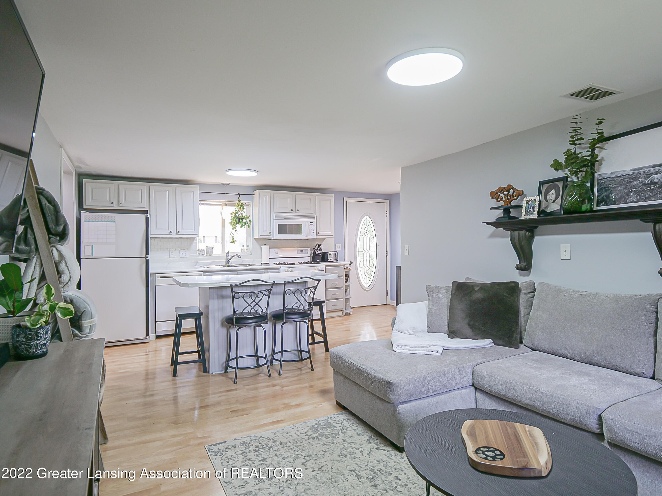 6429 Bishop Road Lansing, MI 48911 - Photo 6 of 31 6429_Bishop_Rd-9
