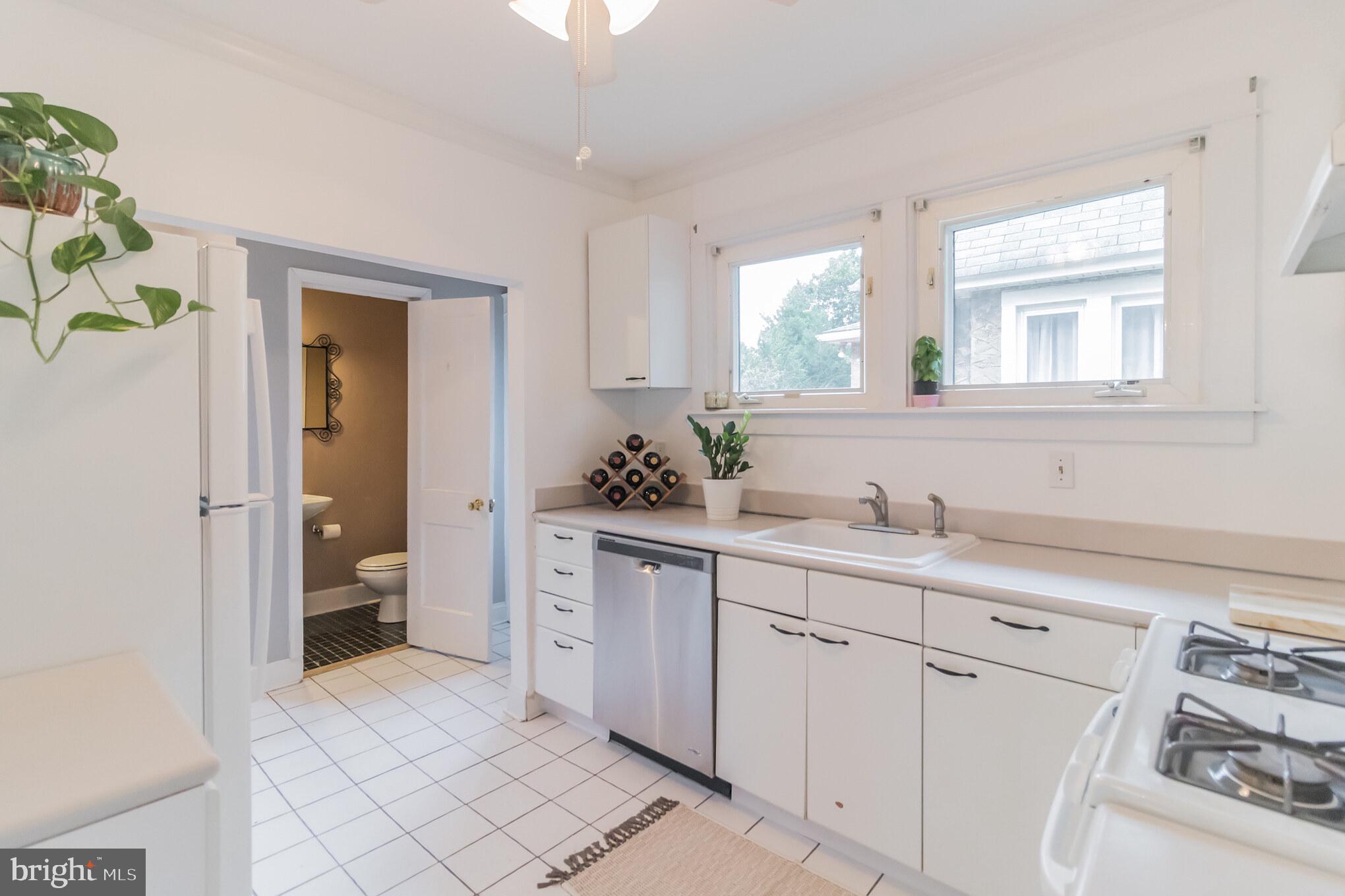 352 South Manoa Road Havertown, PA 19083 - Photo 8 of 19