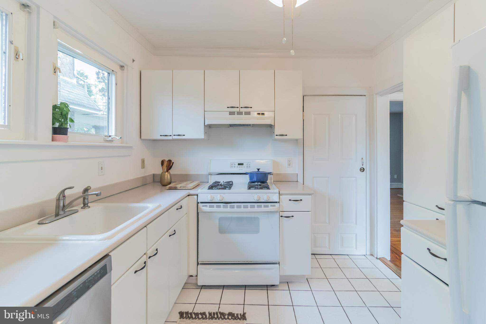352 South Manoa Road Havertown, PA 19083 - Photo 9 of 19