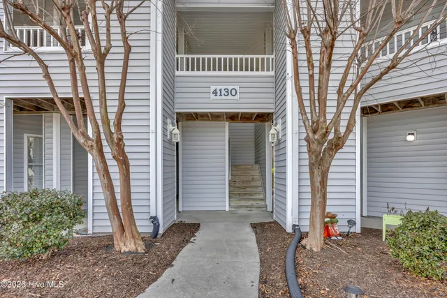 $1,600 | 4130 Breezewood Drive, Unit 201, Wilmington, NC 28412