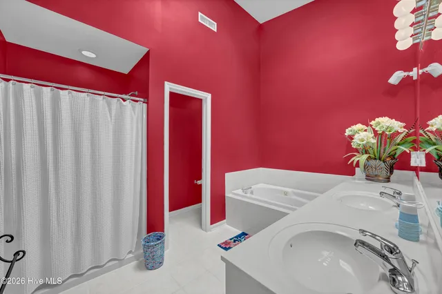 $1,600 | 4130 Breezewood Drive, Unit 201, Wilmington, NC 28412