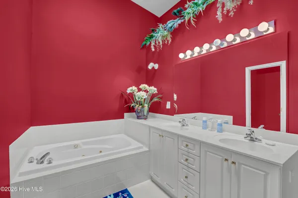 $1,600 | 4130 Breezewood Drive, Unit 201, Wilmington, NC 28412