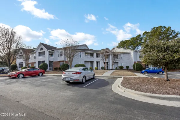 $1,600 | 4130 Breezewood Drive, Unit 201, Wilmington, NC 28412