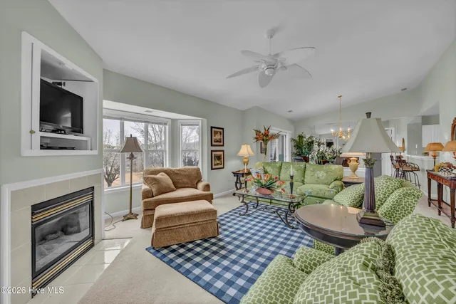 $1,600 | 4130 Breezewood Drive, Unit 201, Wilmington, NC 28412