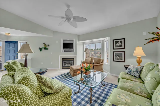 $1,600 | 4130 Breezewood Drive, Unit 201, Wilmington, NC 28412