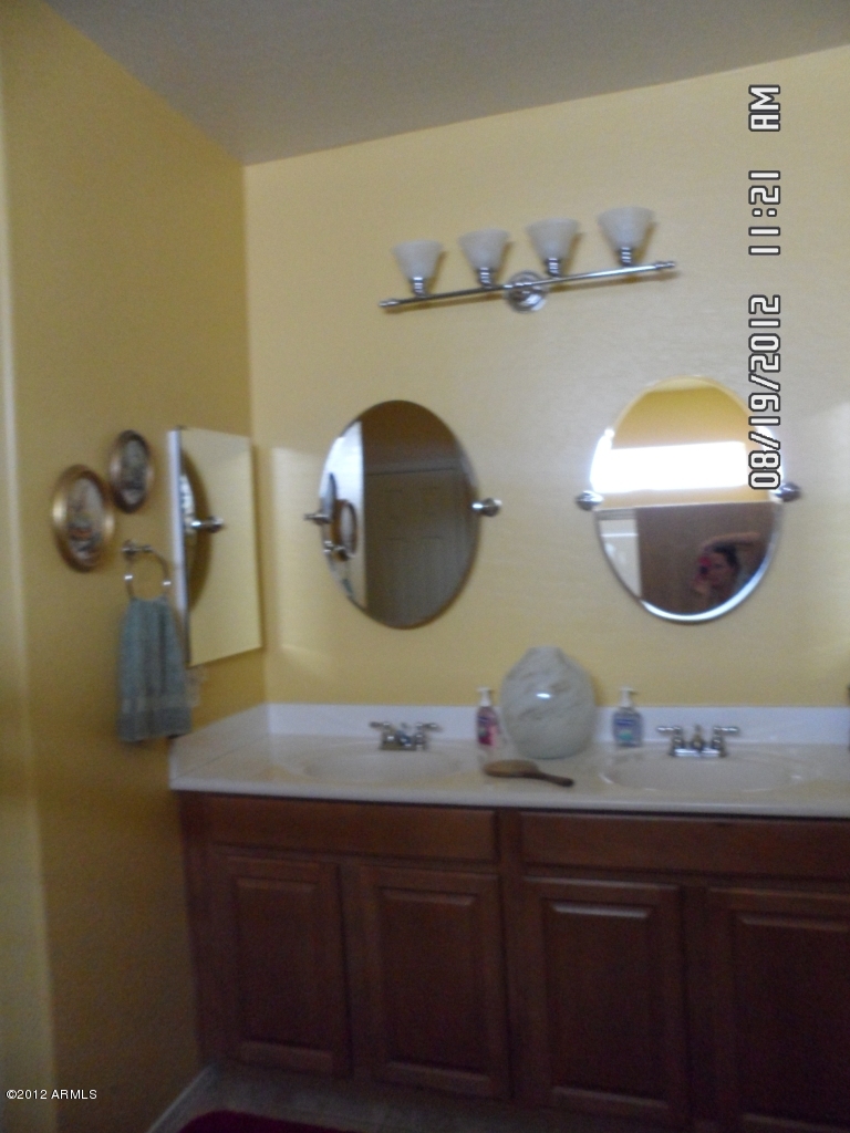 14943 West Wethersfield Road Surprise, AZ 85379 - Photo 9 of 12 SAM_0415