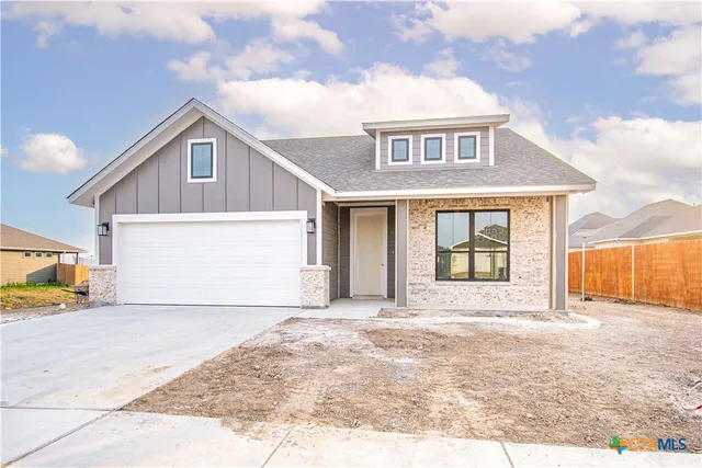a view of a house with a outdoor space