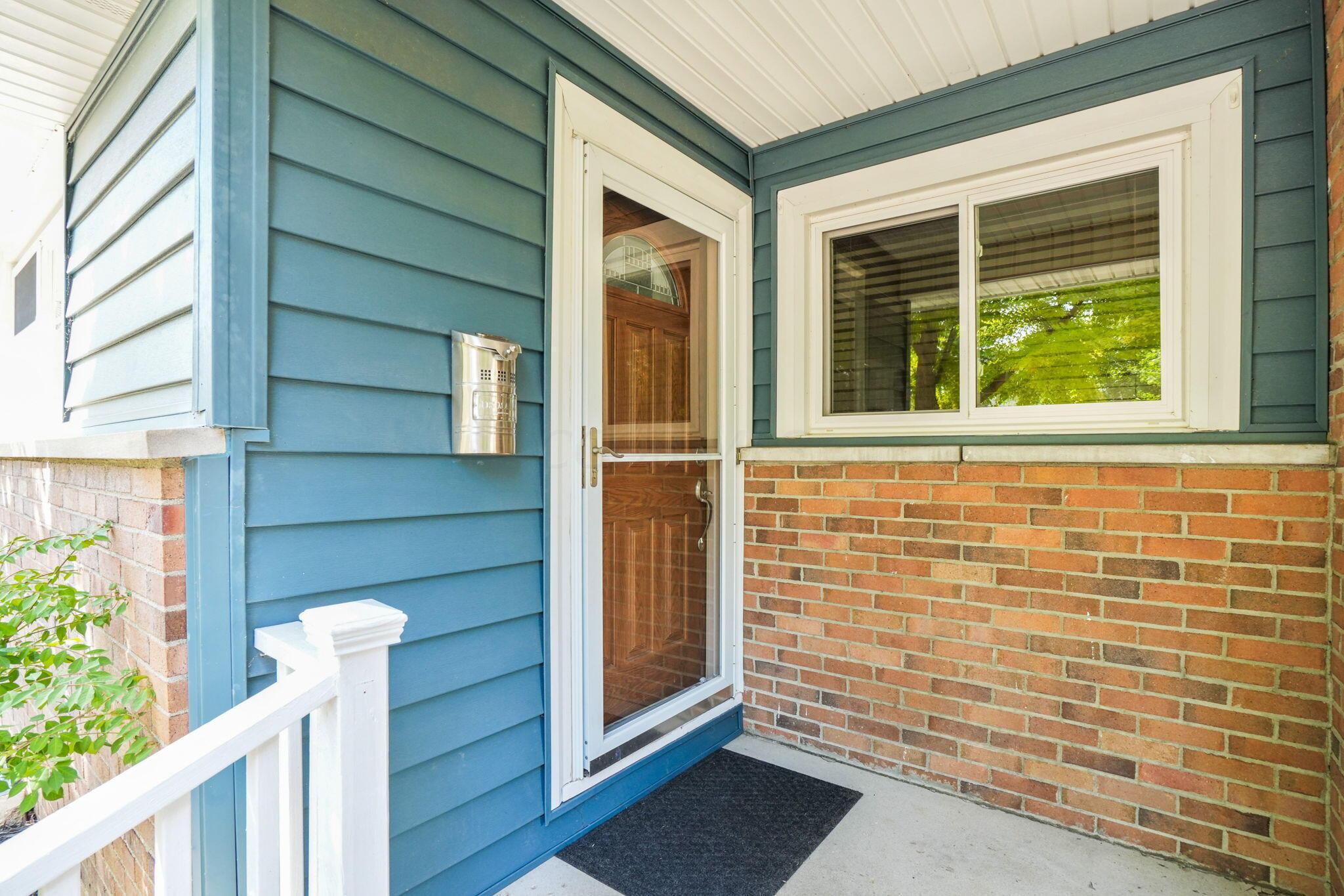 2086 Milden Road Columbus, OH 43221 - Photo 6 of 33 ext